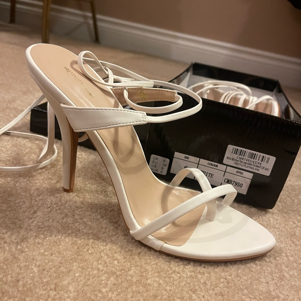 Pretty Little Thing cute white strappy size 8 heels